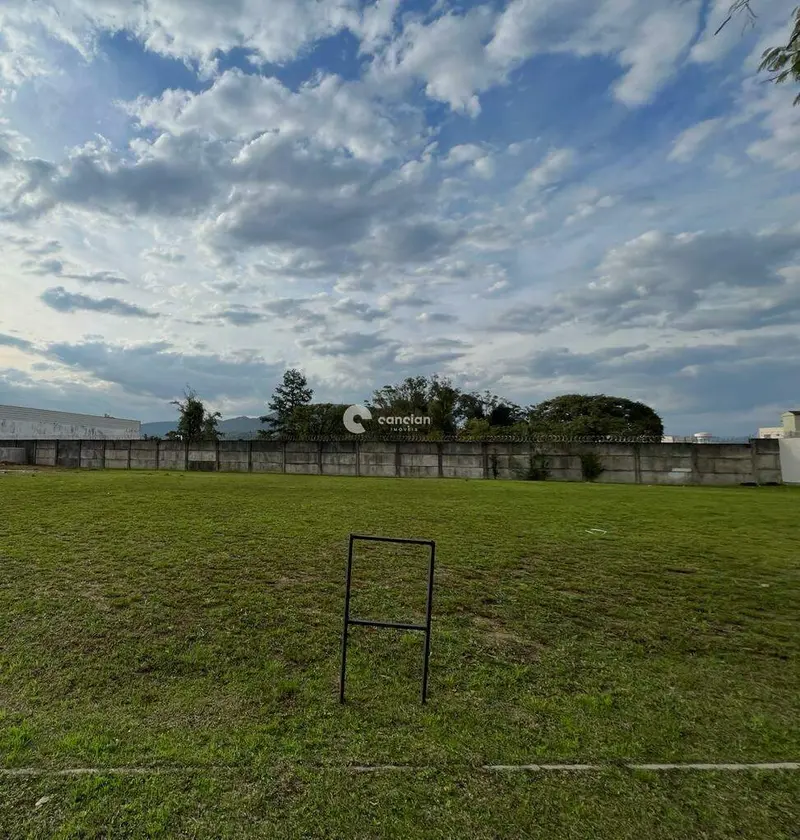 Terreno à venda no Camobi: