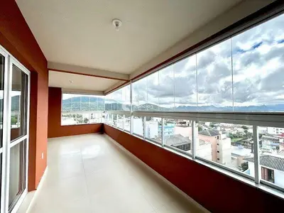 Cobertura à venda no Camobi: 