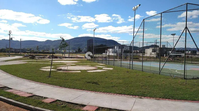 Terreno à venda no Camobi: 