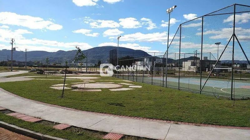Terreno à venda no Camobi: 