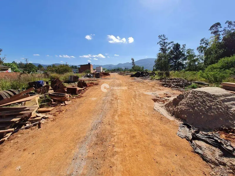 Terreno Comercial à venda no Camobi: