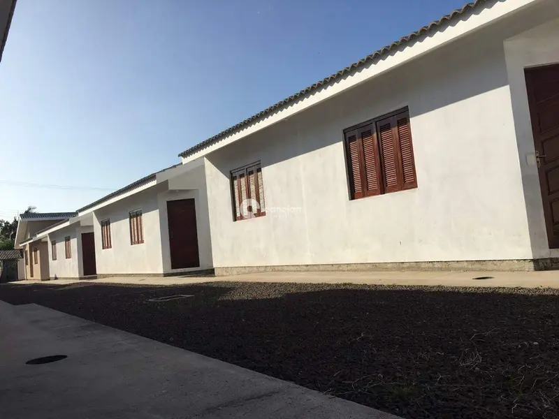 Casa de Condomínio à venda no Pinheiro Machado: 