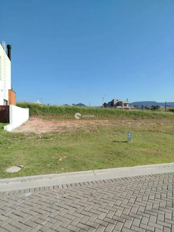 Terreno à venda no Camobi: 