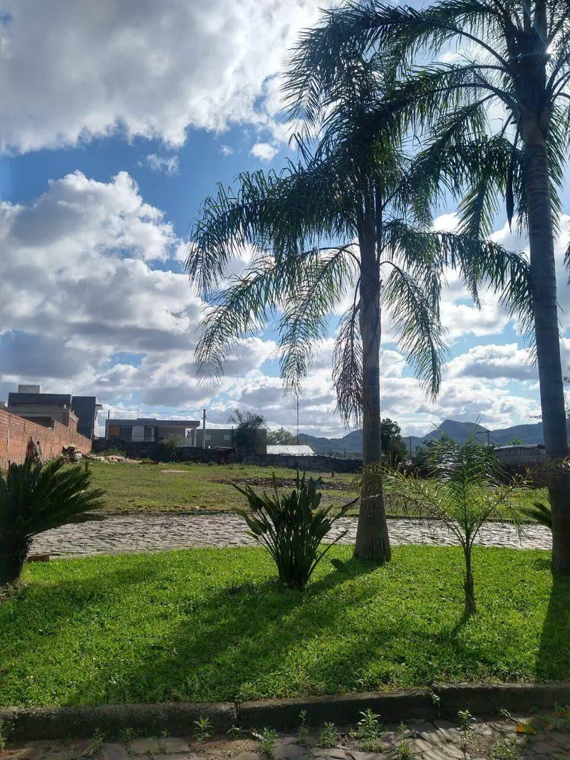 Terreno à venda no Camobi: 