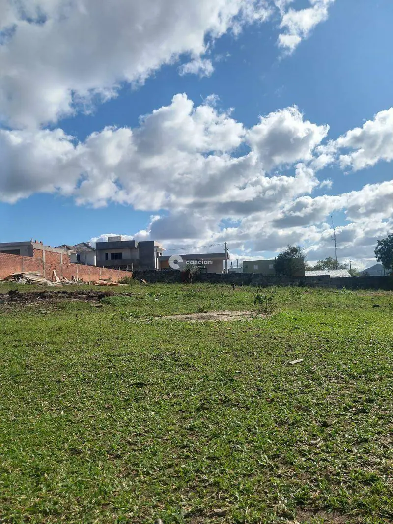 Terreno à venda no Camobi: 