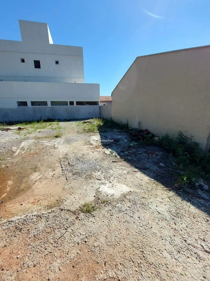 Terreno à venda no Camobi: