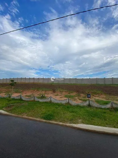 Terreno à venda no Tomazetti: 