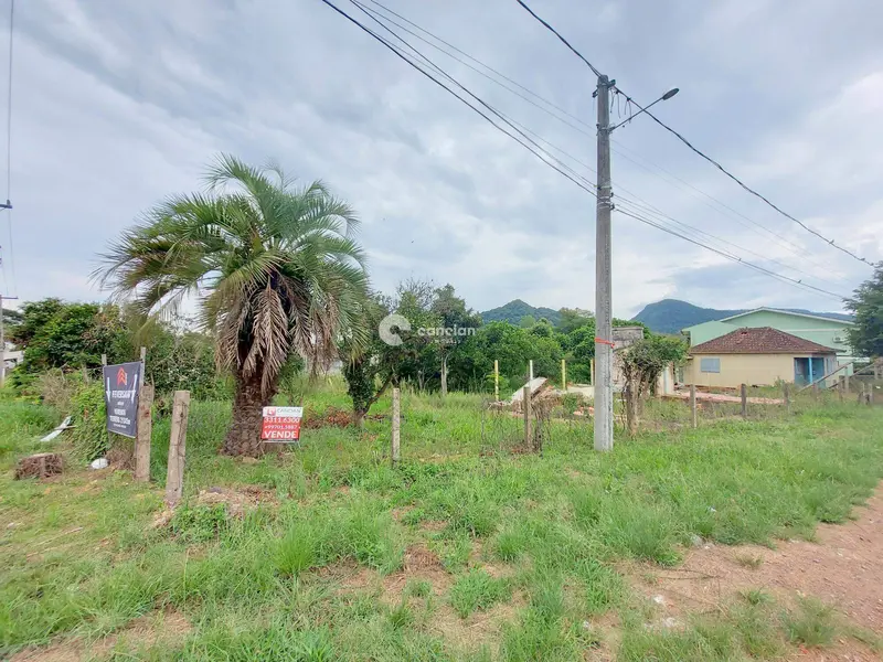 Terreno à venda no Pé de Plátano: