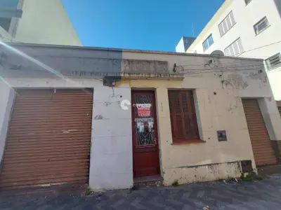 Casa à venda no Centro: 