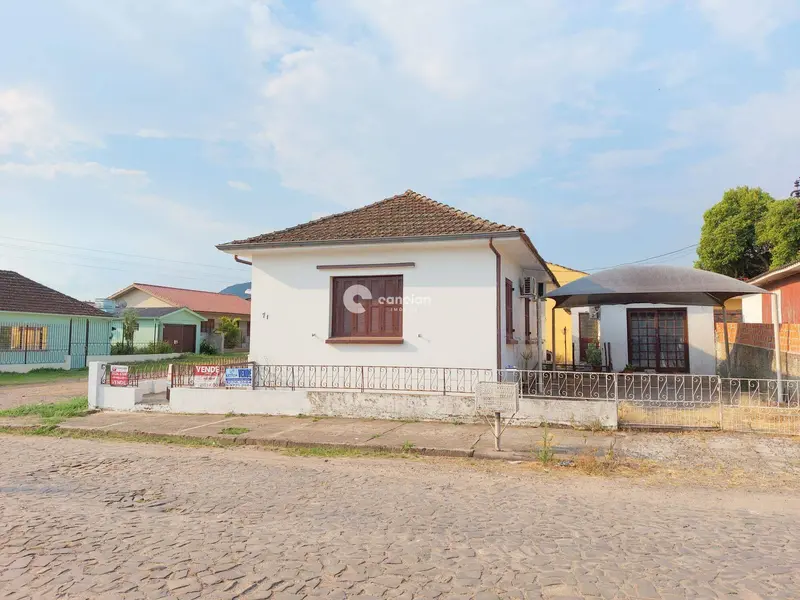 Casa à venda no Camobi: 