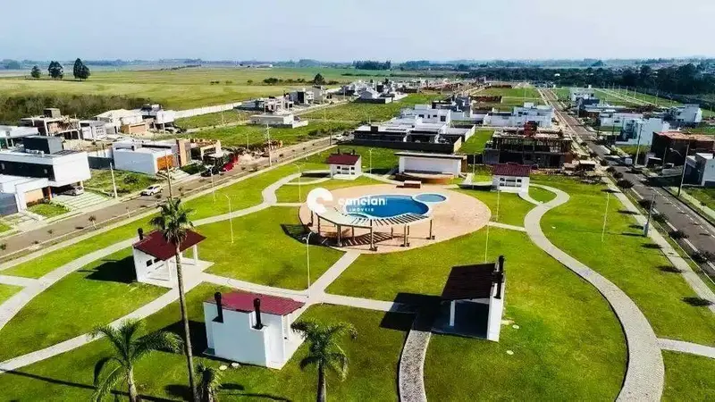 Terreno à venda no Camobi: 