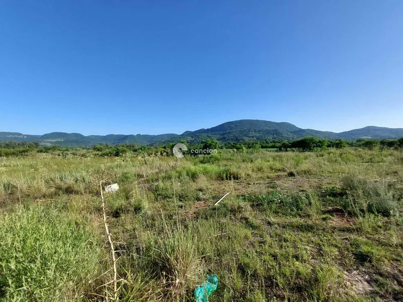 Terreno à venda no Camobi: 