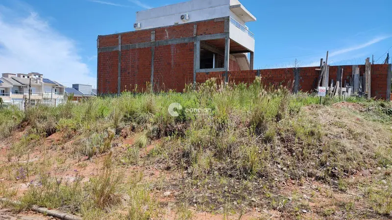 Terreno à venda no Camobi: 