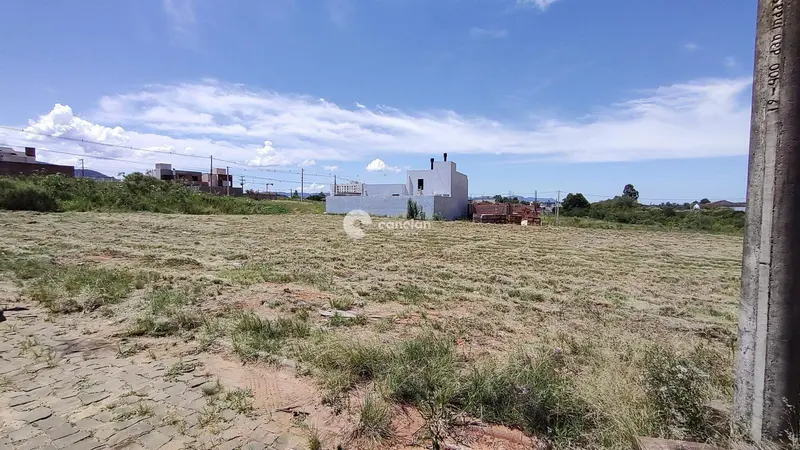 Terreno à venda no Camobi: 