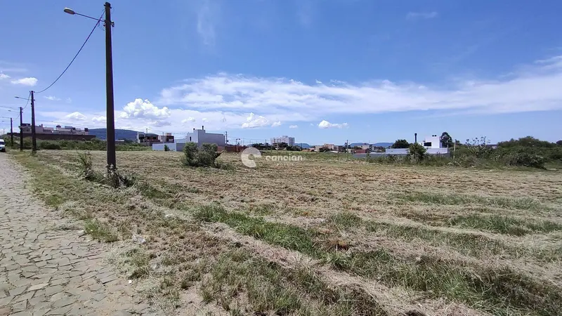 Terreno à venda no Camobi: 