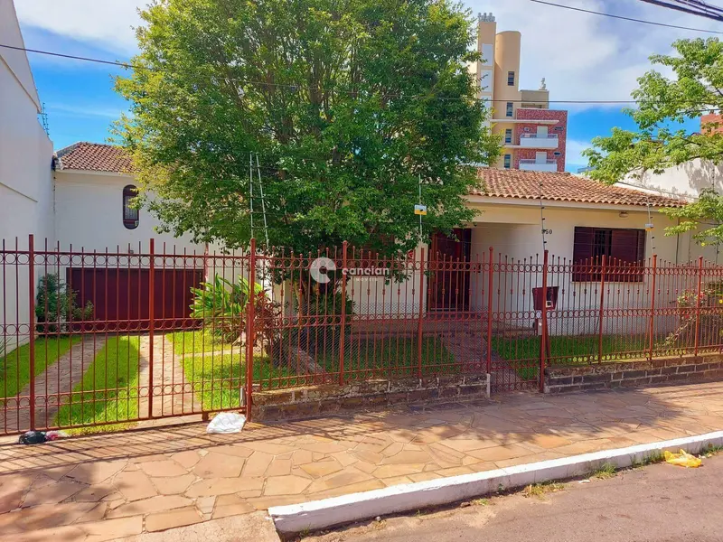 Casa à venda no Centro: