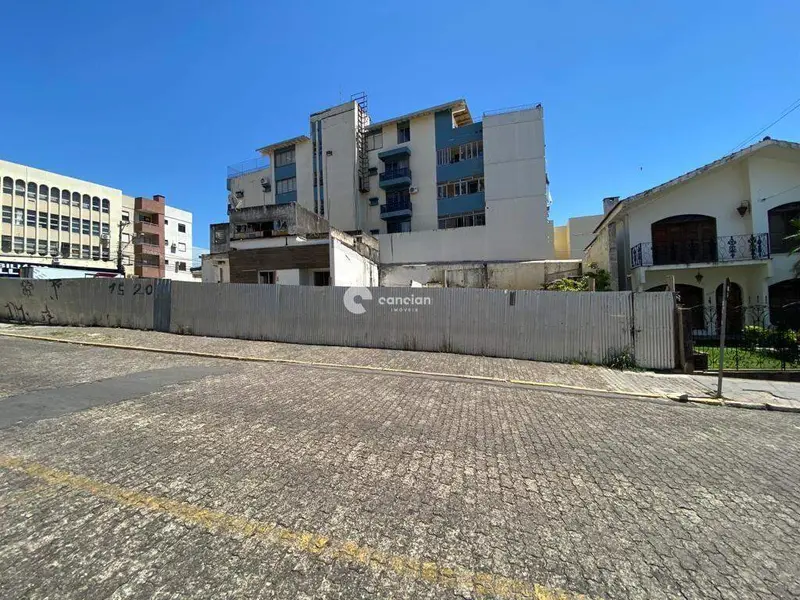 Terreno à venda no Centro: 