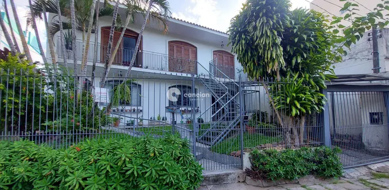 Casa à venda no Centro: