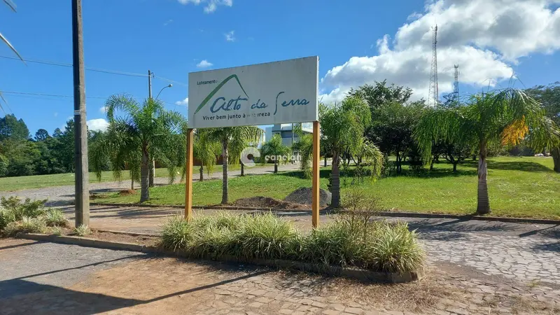 Terreno à venda no Parque Serrano: