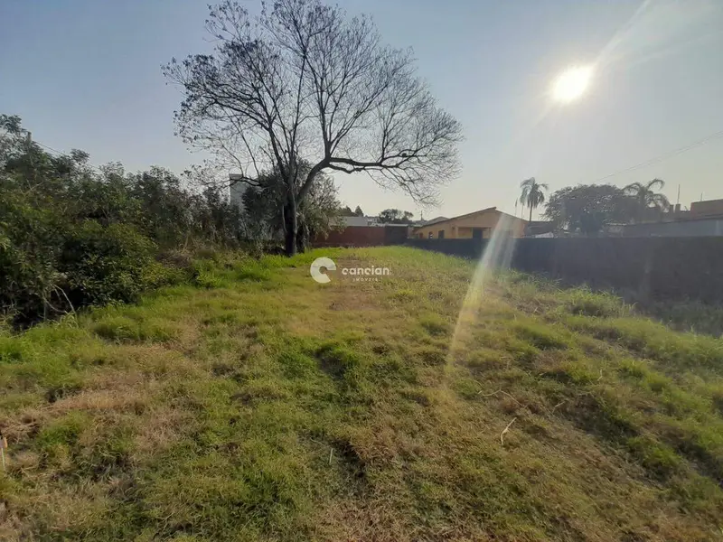 Terreno à venda no Camobi: 