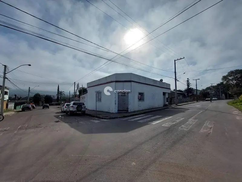 Casa Comercial à venda no Carolina: