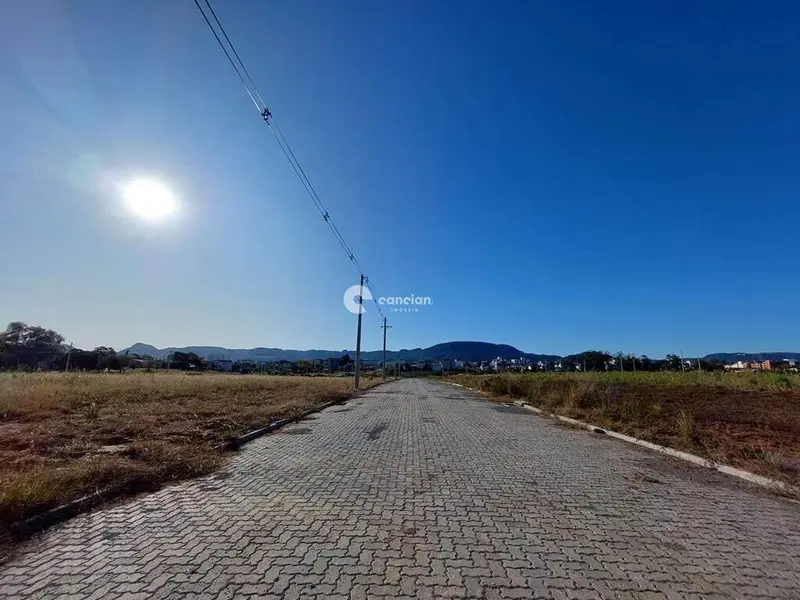 Terreno à venda no Camobi: 