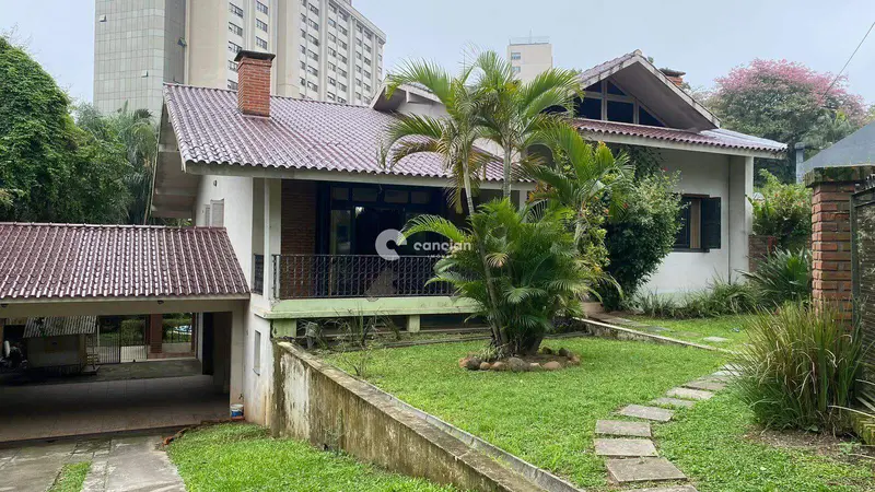 Casa à venda no Centro: