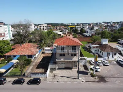 Terreno à venda no Camobi: 