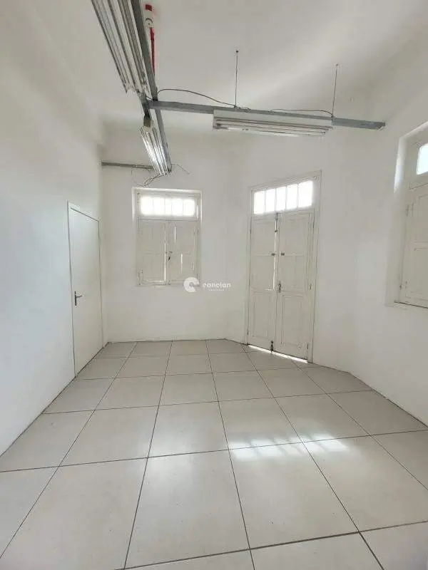 Prédio Comercial para aluguel no Centro: 