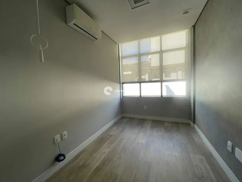 Sala Comercial à venda no Nossa Senhora das Dores: