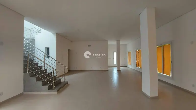 Prédio Comercial para aluguel no Centro: 