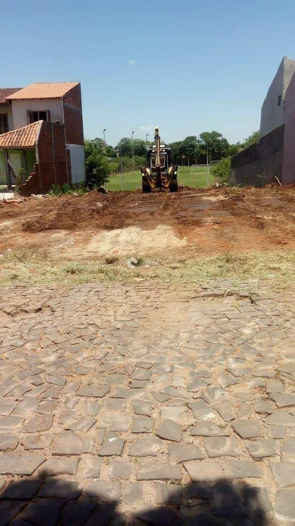 Terreno à venda no Camobi: 