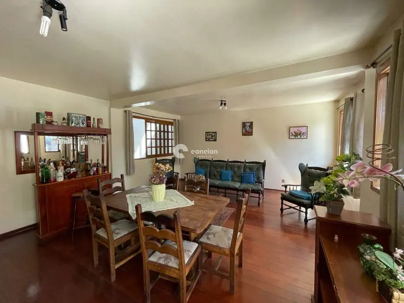Casa à venda no Centro: 
