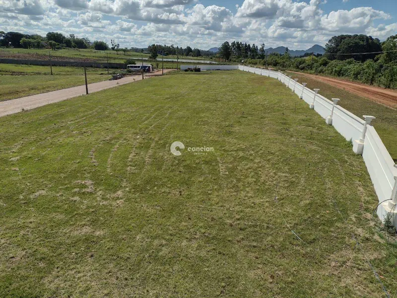 Terreno à venda no Camobi: 