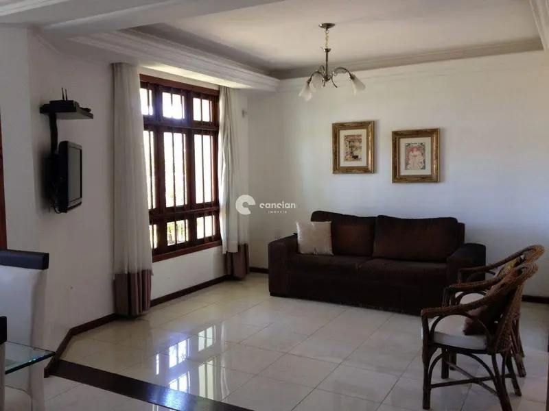 Casa à venda no Camobi: 