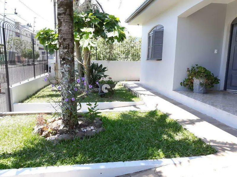 Casa à venda no Camobi: 