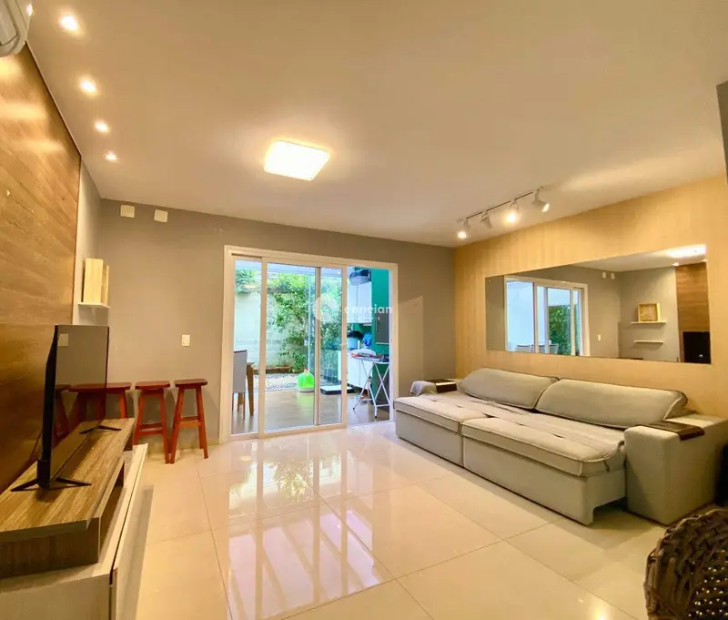 Casa de Condomínio à venda no São José: 
