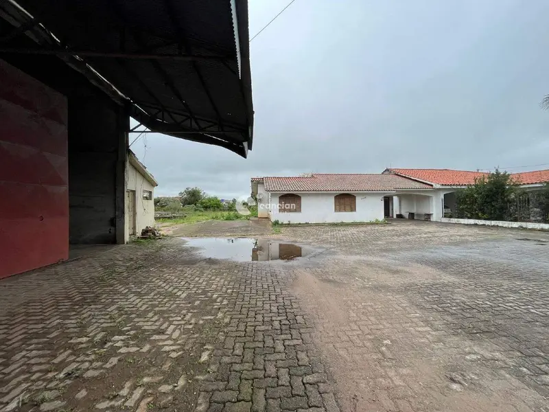 Terreno à venda no Camobi: 