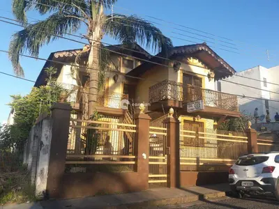 Casa Comercial à venda no Centro: 