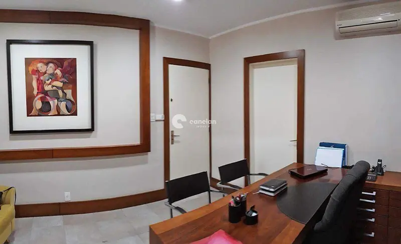 Casa Comercial à venda no Nossa Senhora Medianeira: 