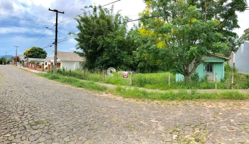 Terreno à venda no Camobi: