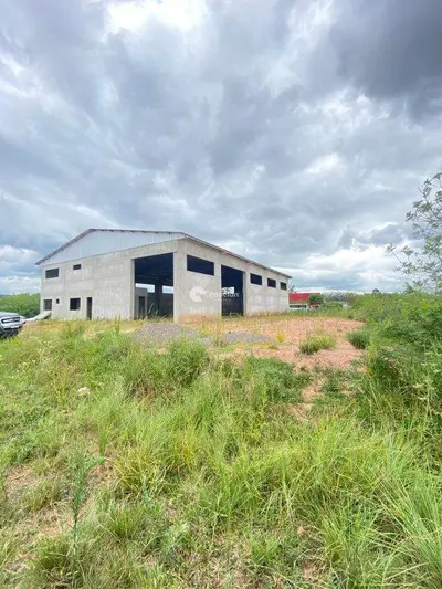 Pavilhão à venda no São José: 