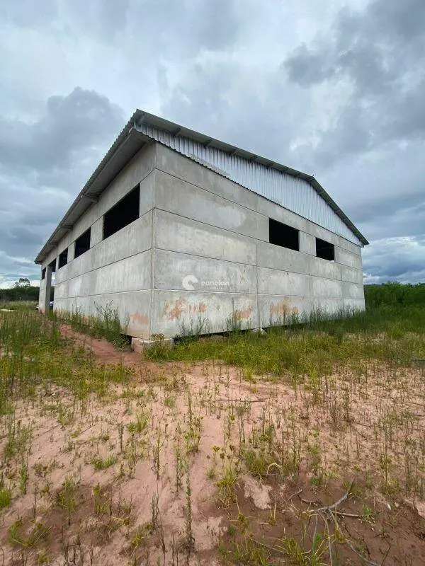 Pavilhão à venda no São José: 