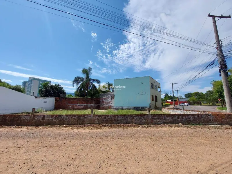 Terreno à venda no Camobi: 