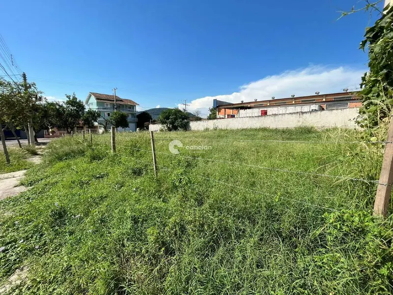 Terreno à venda no Camobi: 