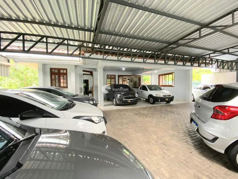 Casa Comercial à venda no Camobi: 