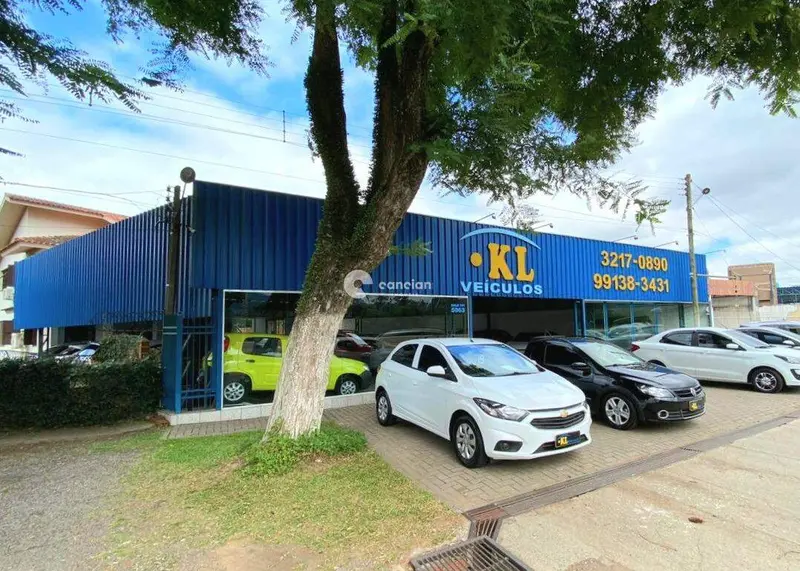 Casa Comercial à venda no Camobi: 