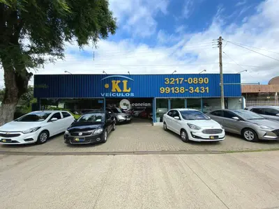 Casa Comercial à venda no Camobi: 