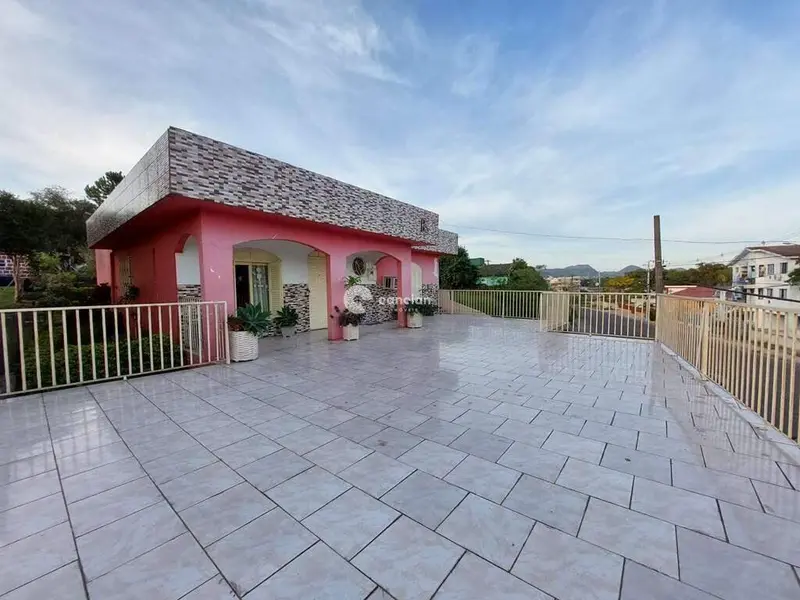 Casa à venda no Caturrita: 