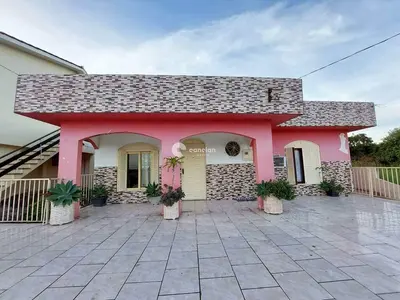 Casa à venda no Caturrita: 